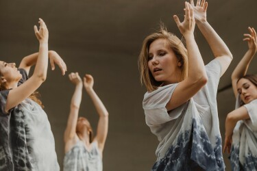 AT WHITESPACE GALLERY: Zoetic Dance Ensemble’s kicks off their 18th season with a preview performance October 12 in Inman Park. Photo credit: DALEY KAPPERMAN