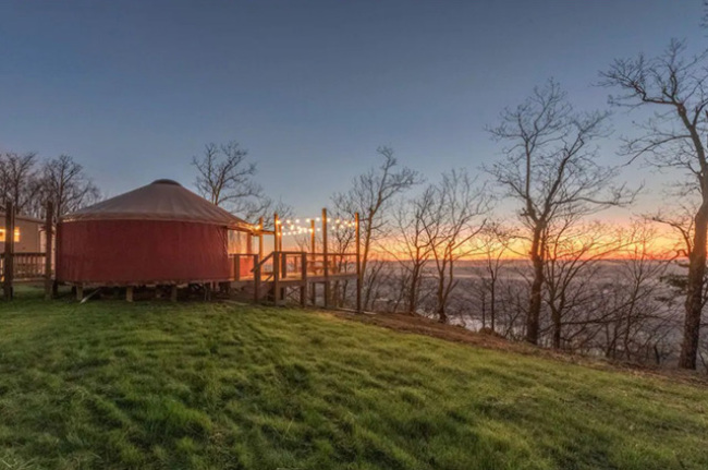 Cherry Blossom Yurt On Lookout Mountain